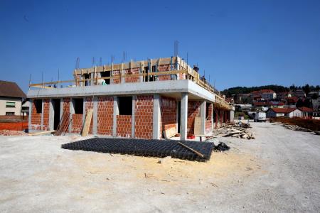 GRADBIŠČE CENTRA ZAŠČITE IN REŠEVANJA RAKEK 01 FOTO LJUBO VUKELIČ